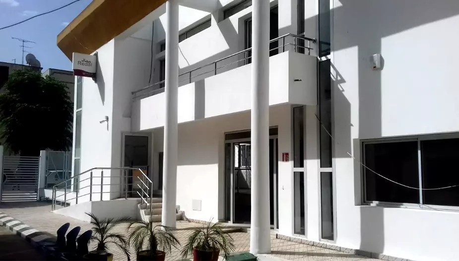 تواصل ريضال عصرنة شبكتها التجارية